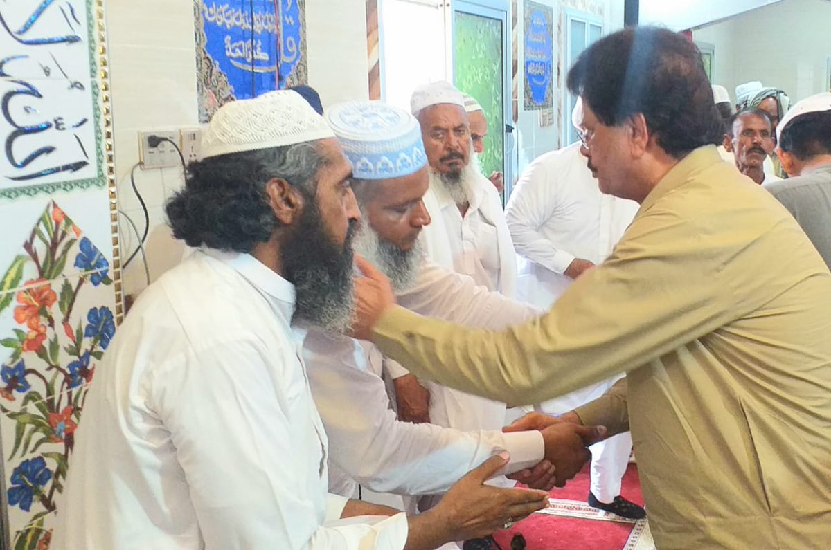 RealHanifAwan's tweet photo. یونان کشتی حادثہ 
سابق ممبر قومی و صوبائی اسمبلی ملک محمد حنیف اعوان نےیونان کشتی حادثہ میں وفات پانیوالے نواحی گاوں گوریاں کے 4 نوجوانوں  شبیر احمد،شعیب بیگ،اسد بیگ،مرزا موبین ختم قل میں شرکت اور لواحقین سے افسوس کیا https://t.co/UYZ1LtBkRE