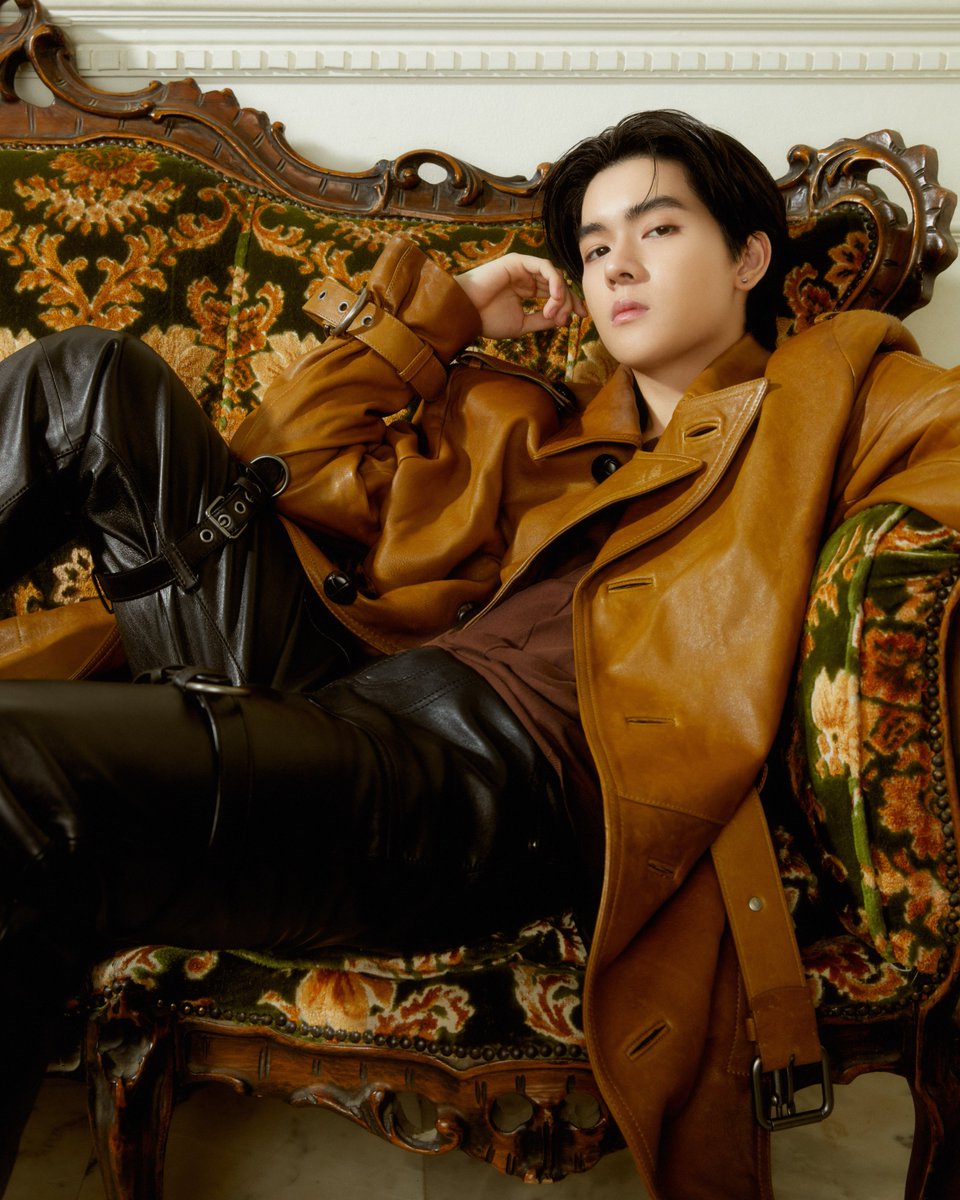 Renatar_TH's tweet photo. 😍 จิกหมอนกับ Yorch x Renatar Fashion Set บนนิตยสาร L’Officiel กับมิวส์สุดหล่อของเรนาต้าในฐานะไอดอลคนใหม่ค่าย #FillTheGrid น้อง #Yorch_Yongsin โก้ นุ่มนวล และเท่แบบเป็นตัวเองในเว่อร์ชั่นที่ดีที่สุด

📌 ใครดูรูปแล้วยังไม่จุใจ เจอกัน 02 สค นี้!

#YorchxRenatar
#Renatar #เรนาต้า https://t.co/NzALTtGU7t