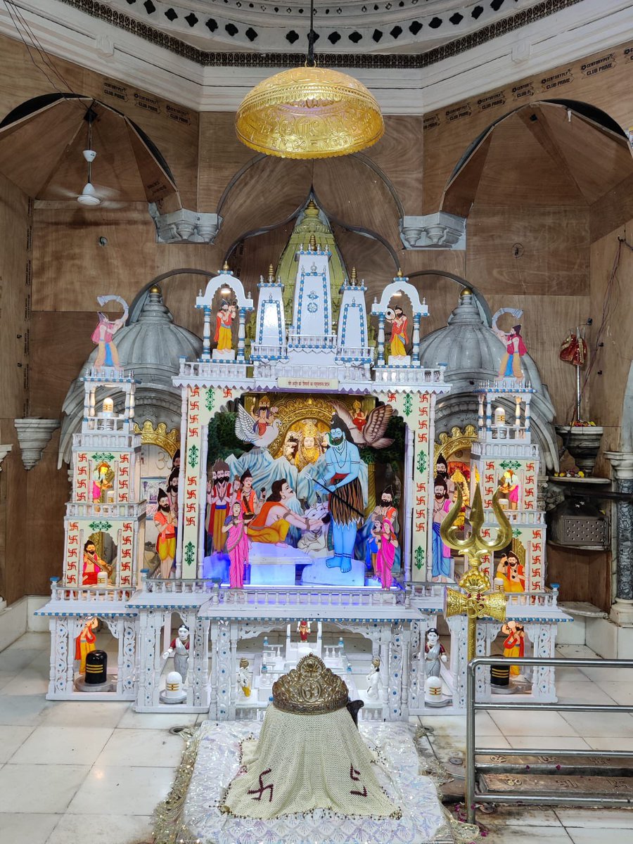 SbpTemple's tweet photo. *श्री बाबूलनाथ मंदिर*
*अधिक मास श्रावण घी पूजा*
*दि : १३/०७/२०२३*
*आज का श्रृंगार  ( ०४थी घी पूजा )*
*|| वीर अर्जुन को शिवजी का पशुपतास्त्र प्रदान ||* https://t.co/qv3voF9Ab7