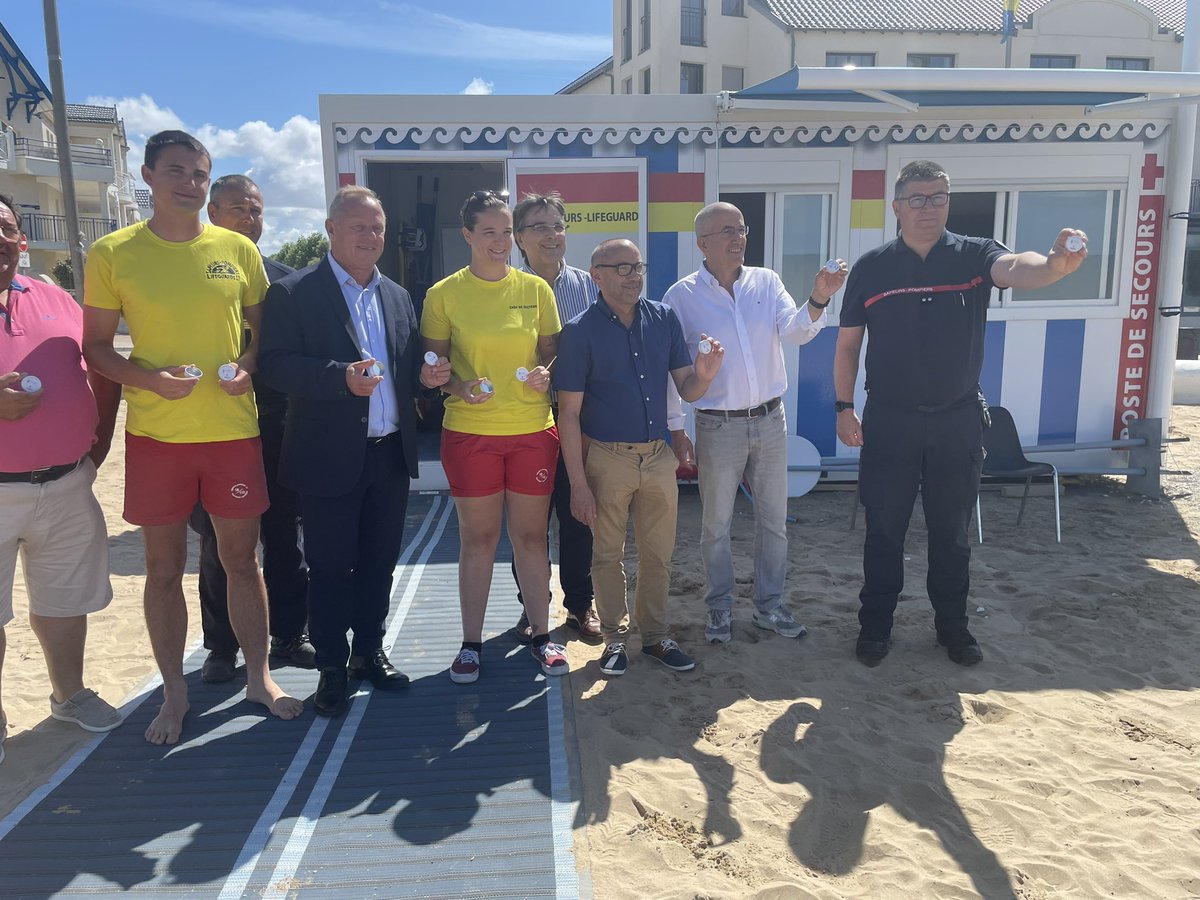 Pompiers17 tweet media