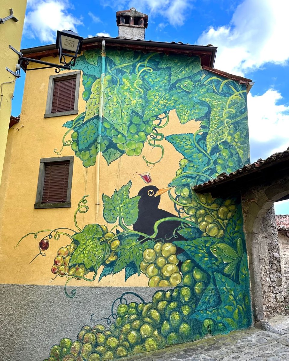 brababella's tweet photo. #Streetart by #Hitnes @ #Riana, #CastiglionediGarfagnana, Italy, curated by #STARTOpenyoureyes
More pics at: https://t.co/dZamPw2AwQ
#streetartCastiglionediGarfagnana #streetartitaly #italystreetart #arteurbana #urbanart #murals #muralism #contemporaryart https://t.co/tnhaxjgndK