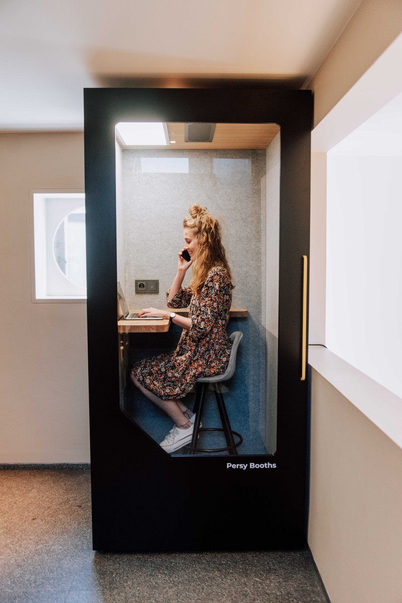 Ben jij op zoek naar een privéruimte om telefoongesprekken te voeren zonder dat jij gestoort wordt☎️?

We have got you covered!

Onze phonebooth zorgt ervoor dat jouw gesprekken vertrouwelijk blijven en jij in alle rust kan bellen💪. Kom het zelf eens ervaren 😜