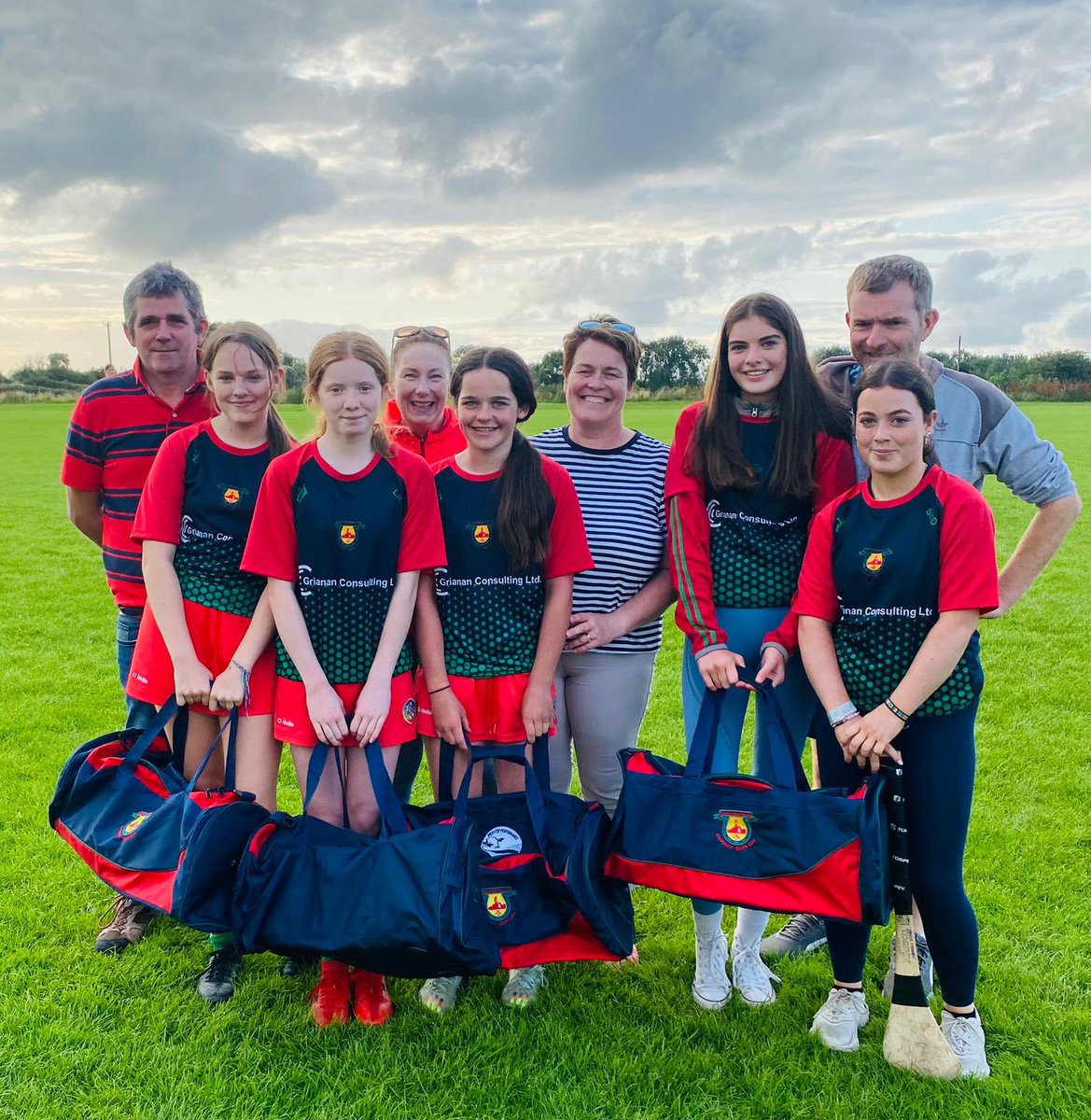 Many thanks to Brian &amp; Katie McCarthy &amp; Timmy Clune for sponsoring lovely gearbags for our U15 team. They now turn their attention to the U14 &amp; U16 Champ. This talented U15 team also qualified for Feile B and head to Mallow to take part on this Munster competition this Saturday.