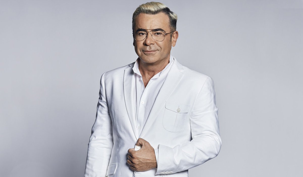 Zutoia19571's tweet photo. Que bonito sería que estuviera despidiendo el programa también Jorge Javier: con Mercedes Milá:
Sl ❤
#Deluxe
#UltimoDeLuxe https://t.co/miZTIFP7MF