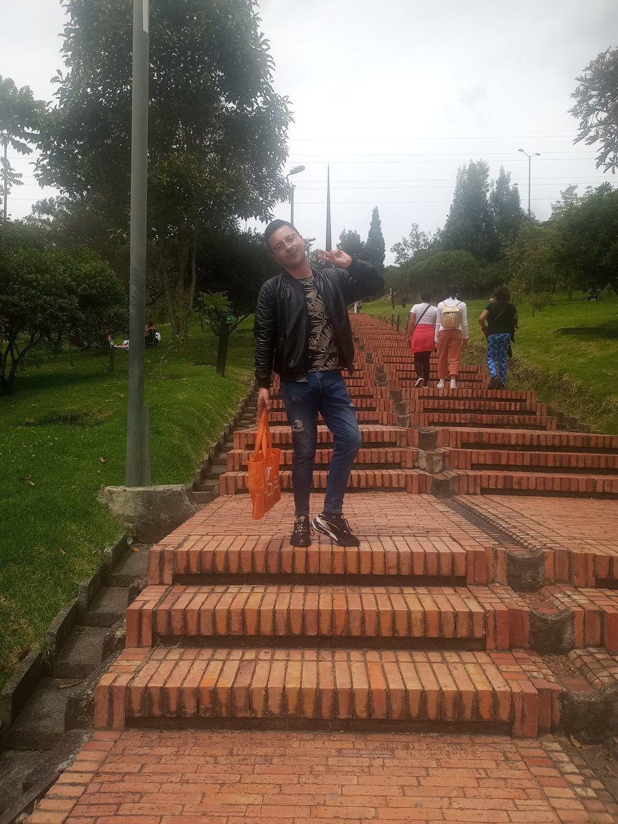 Monroy1403's tweet photo. Mirador de suba @AlcaldiaSuba11. #campo #libertad @SePuedeSer. #gay #gaylatino #gaybogota #gayteen #photho #FelizJueves. #Folllow #onstagram #Tweet #SiguemeYTeSigo #🌸 https://t.co/RZkxJiDuUD