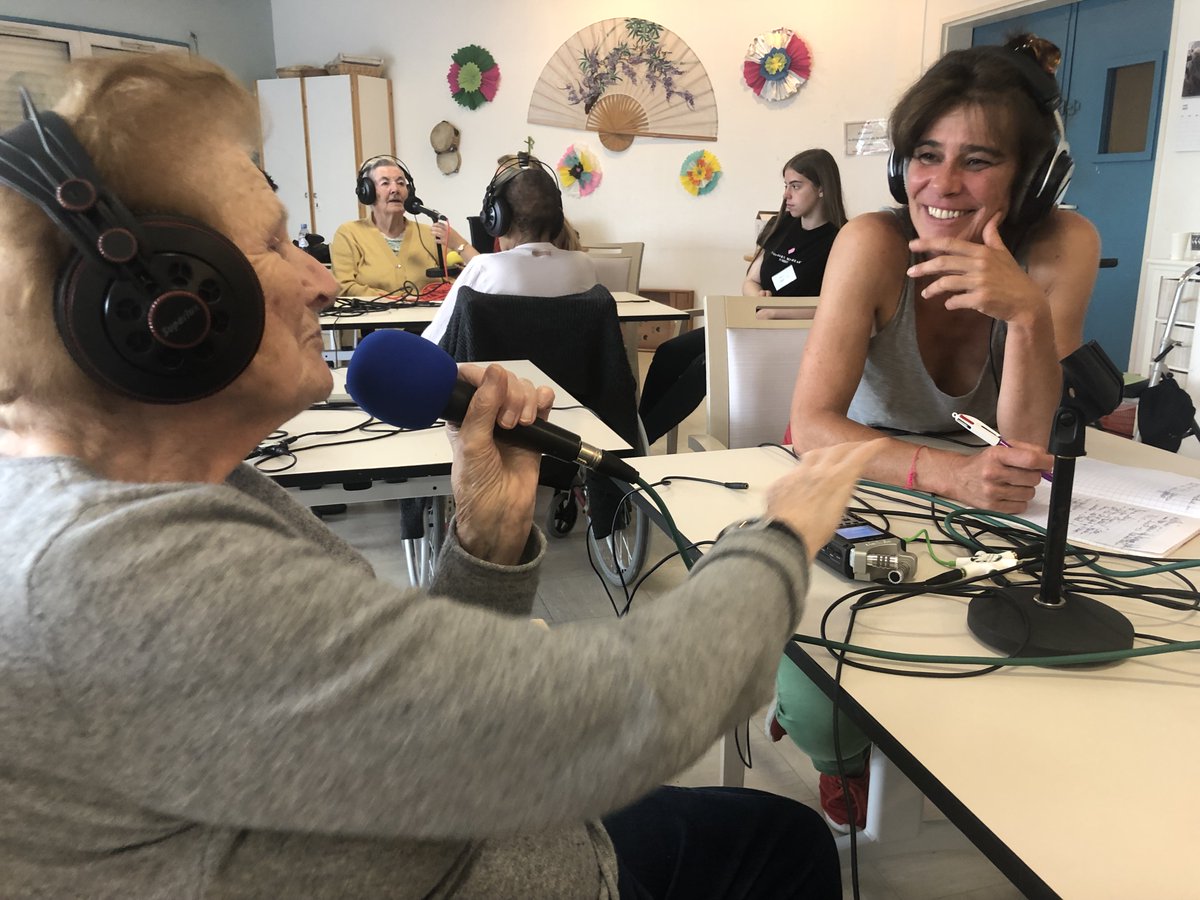 Depuis plusieurs semaines, nous intervenons auprès des résident.e.s de l'EHPAD Louise Leroux de Brest, dans le cadre d'un projet de valorisation de la paroles des aînées.

Un projet soutenu par la Ville de @BrestFr  dans le cadre de l'appel à projets "Usages du numérique 2022".