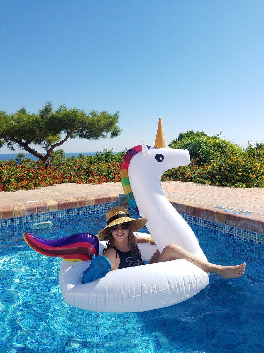 Bloccswater's tweet image. 🌊 Make a splash with Bloccs waterproof covers! Whether you&apos;re heading to the beach or pool, keep your cast or bandage dry and protected. #BloccsWaterproofCovers #WaterproofProtection