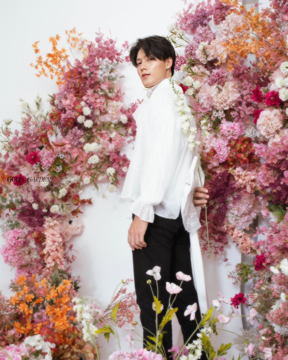 Boyyofgodseries's tweet photo. •GUN•
#BOG_GODs_GARDEN
#ARTIST_PROFILE
#BLOOM_LIKE_FLOWER #BOYYOFGODTHESERIES
#ลูกรักพระเจ้าเดอะซีรีส์ https://t.co/fK6RrOOerQ