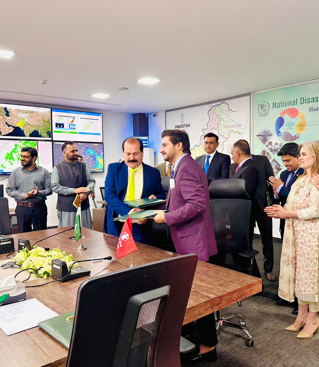 savechildren_pk's tweet photo. #SavetheChildren signs an MoU with #NDMA to strengthen #emergency preparedness, #humanitarian response, rehabilitation, and recovery initiatives. Both organizations reaffirmed their commitment to support the vulnerable communities in times of crisis.
@ndmapk https://t.co/f2y2IzHM6R