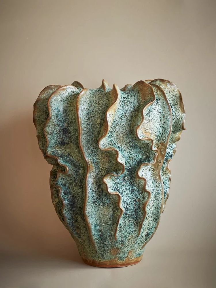 InkaCresswell's tweet photo. My second attempt went better. This piece was inspired by David Brown (left photo). I loved his use of organic shape and textures. His work draws inspiration from deep sea corals, atolls and shell structures. #coral #pottery #barrelsponge https://t.co/q0ICZbRTMi