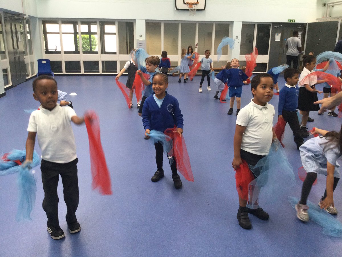 What a great start to our summer festival! 
We got to try out new circus skills, juggling and balancing 🎪🤹😀⭐️