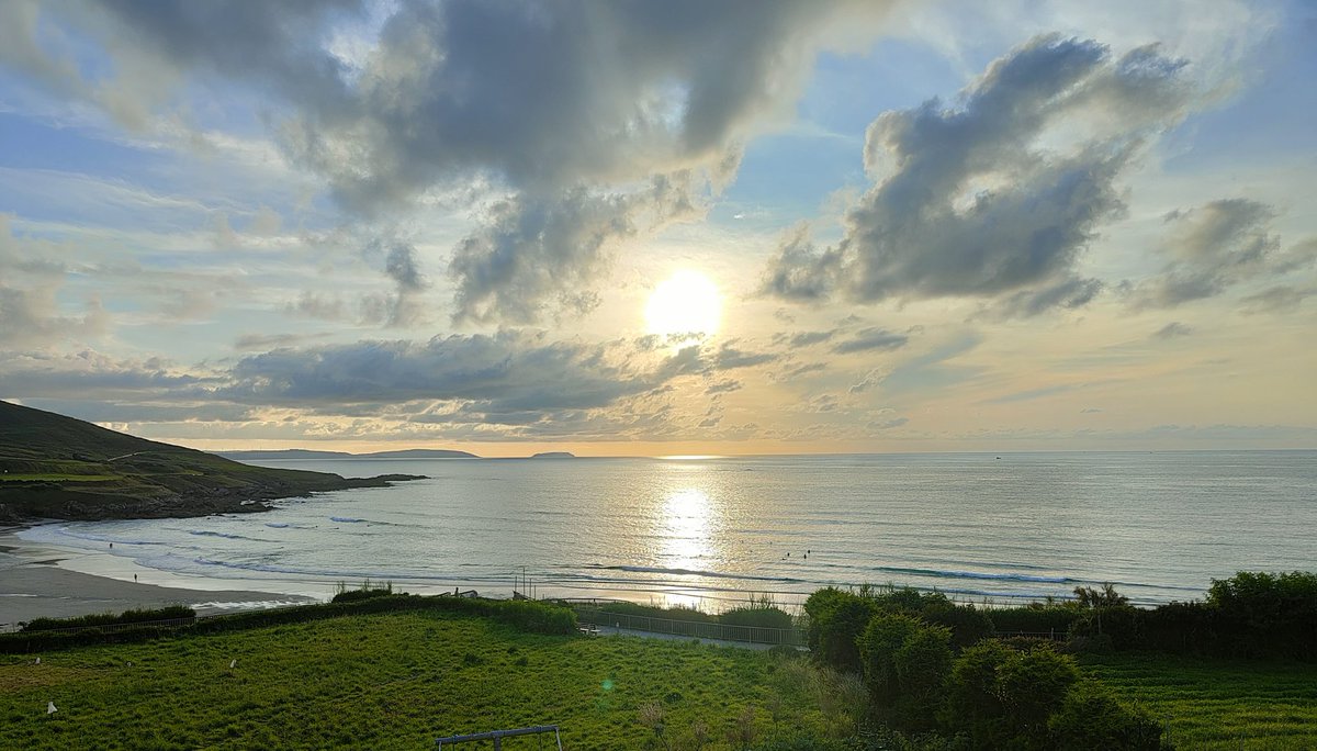 MosqueraOrgeira's tweet photo. Sunset at #Caion, A Coruña, #Galicia/#Spain. Probably one of the most beautiful I've ever seen. https://t.co/s4VWxjeSDx