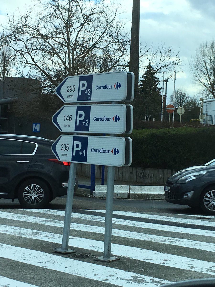 DefournyFran's tweet photo. @roma_masquelier Le futur parking ADEPS ne sera pas connecté au métro, cela n’a aucun sens.
👉 En revanche, 1km + loin, ce 🅿️ sera bientôt démoli alors qu’il compte 900 places directement connectées à la station Demey.🚇
👉 Actuellement, Carrefour a mis en place un dispositif anti-navetteurs.😈 https://t.co/OrwT9V7wVq