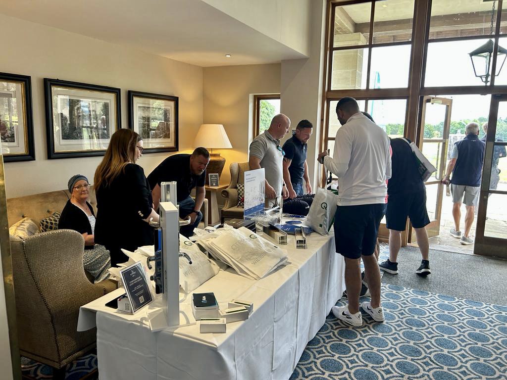 Dean Davis tweet media
