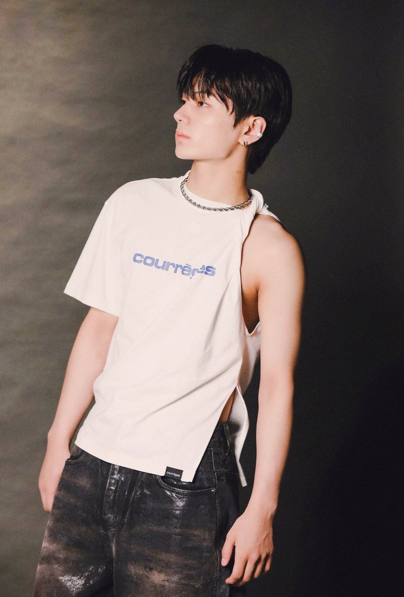 jongseongsfilm's tweet photo. INSANELY ATTRACTIVE #ENHYPEN_JAY https://t.co/wKiqjLV7uP