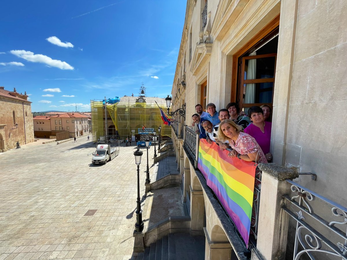 La bandera 🏳️‍🌈 no se toca.

<a href="/EderGOrtega/">Eder García Ortega</a>