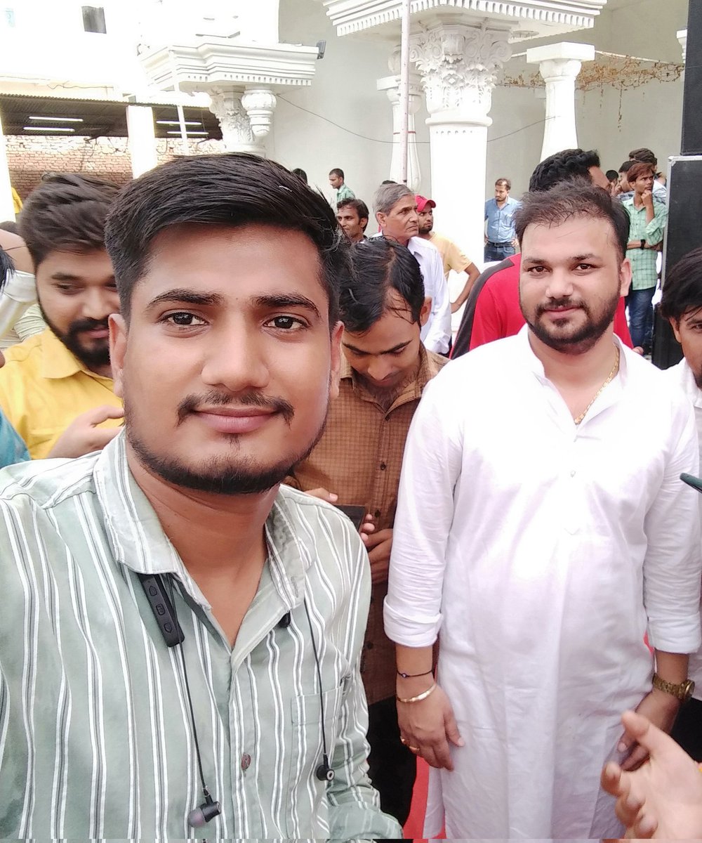rgurjar002's tweet photo. Happy B'day Sanjay Sir🎉💐🎂
#Pathshala_Class
#mannat_Garden_Jaipur
@ersanjay131989 https://t.co/q6QzpWhn4X