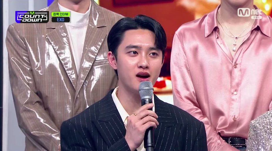EXOGlobal's tweet photo. [!] 230713 #EXO_CreamSoda1stStage performance will come up very soon! Currently they just had live group interview ❤️

Tune in on the following official channels: 

▶️ https://t.co/QLD68d7TiW 
▶️ https://t.co/JrxdZ3GOuJ  

#EXO #엑소 @weareoneEXO https://t.co/VRp8nLCucq