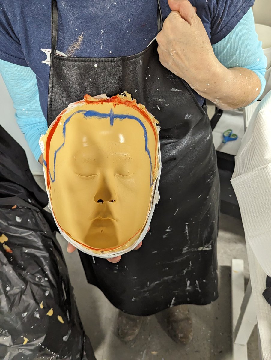 Glowupbykat's tweet image. Back at school again!!! This week was gelatine molds and face casting. 

#makeup #melbourne #aacm #aacm_melbourne #horror #sfx #specialeffects #makeup #mua