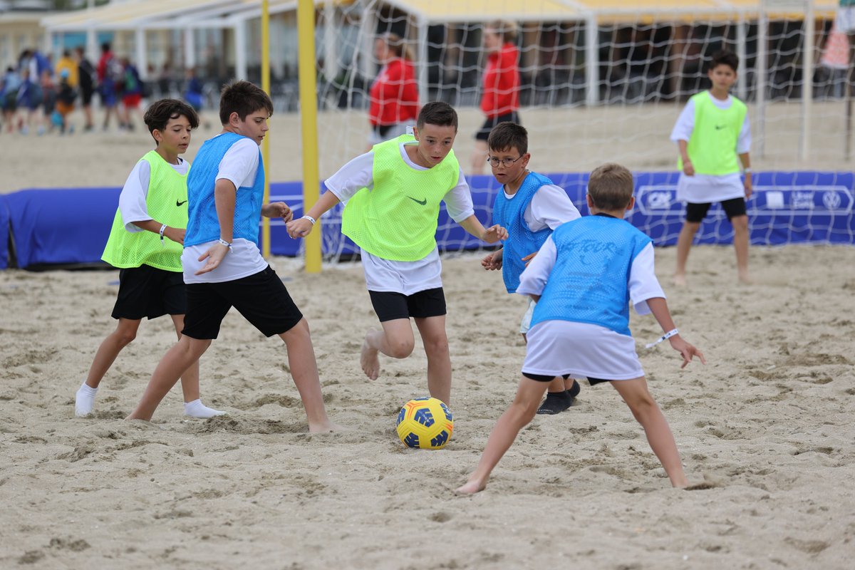 bigotguillaume6's tweet photo. 2e journée du FFF Tour à Trouville-sur-Mer ⚽️☀️🎶 @FFF @LFNofficiel #ffftour @OTTROUVILLE https://t.co/miVw682LME