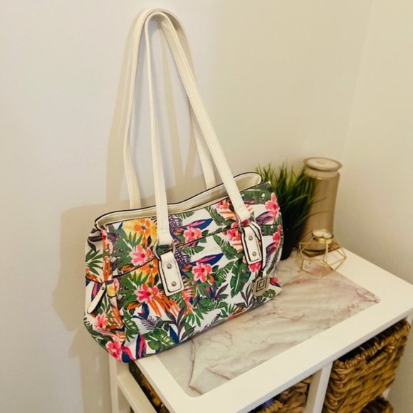 dskorm's tweet photo. So good I had to share! Check out all the items I'm loving on @Poshmarkapp from @NouviqueApparel #poshmark #fashion #style #shopmycloset #lizclaiborne #loft: https://t.co/B2fhsEftxk https://t.co/XoU2pxxB9R