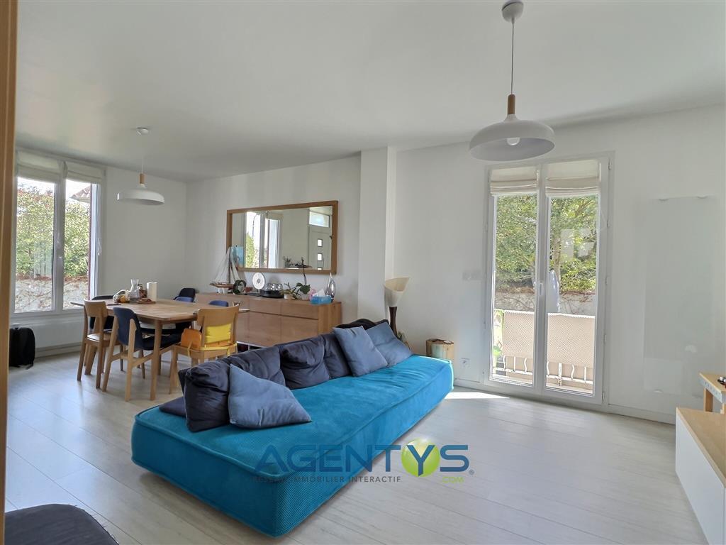AllouxChristop1's tweet photo. À vendre | Saint maur des fosses 🌐

A 450 mètres du RER et de toutes commodités . Agentys La Varenne - Votre partenaire #immobilier vous présente cette #maison entièrement rénovée, offrant un beau #jardin sans vis-à-vis, et proposant: Au (...) https://t.co/jUpUmidvRX https://t.co/mSwT3y1k9s