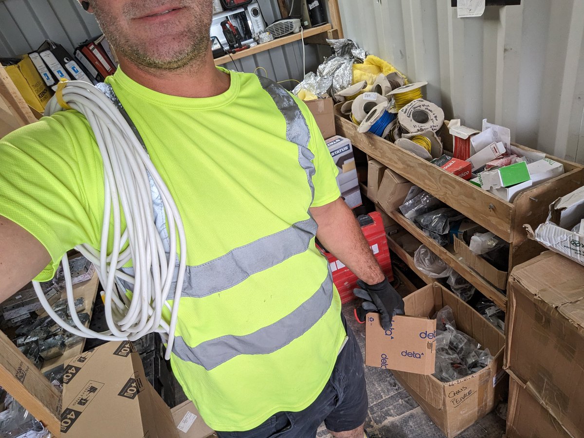 nicolondon83's tweet photo. Grafting...

https://t.co/hhgQOdOWex

#gay #tradie #men #shaven #tradingsparky #hunk #tradingsparky #funladuk #onlyfansbro #onlyfansdude #onlyfans #onlyfansFree https://t.co/5lp0Y6kWmG