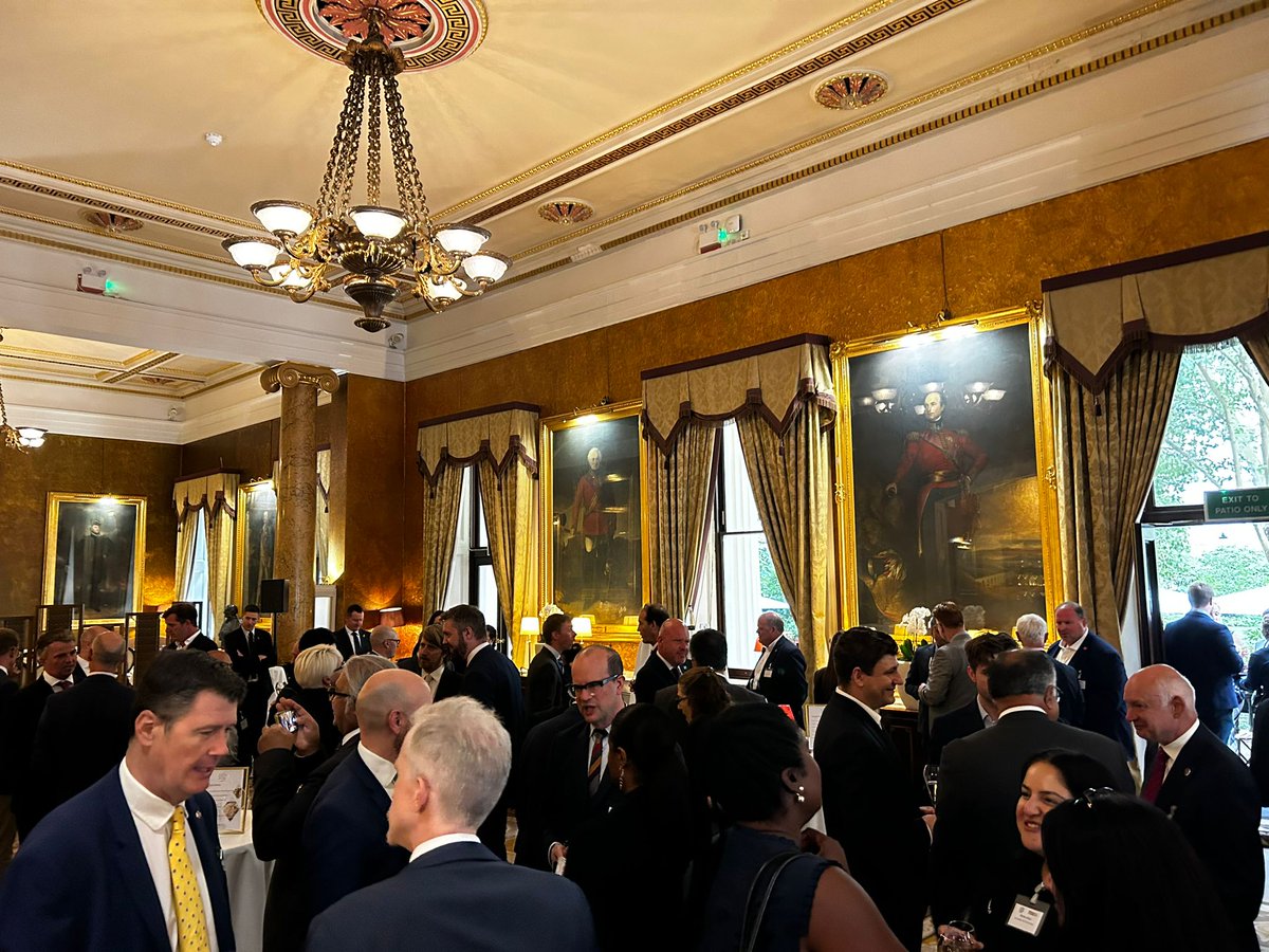 It was a pleasure to welcome First Lady of Texas Cecilia Abbott to the U.S. Embassy this week and to host the entire Texas delegation at a business reception Tuesday evening with <a href="/The_IoD/">IoD</a>. CSUK is proud to support and strengthen a strong Texas/UK trade and #FDI partnership! 🇺🇸🇬🇧