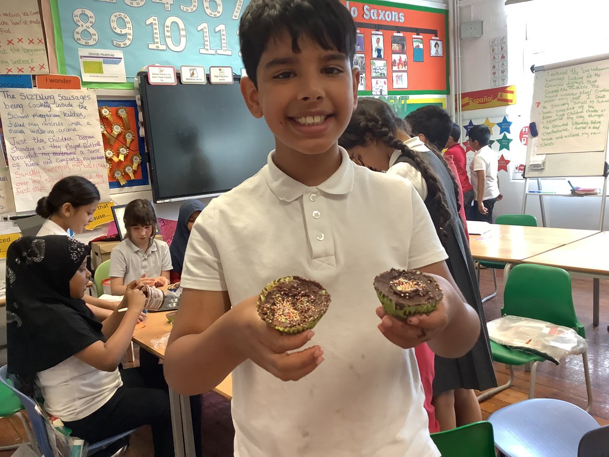 MayflowerSch's tweet photo. Cup cakes ready for sale! #Himidclass see you all soon at our summer fayre, not long to go… https://t.co/MFHnYv40ki