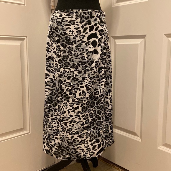 So good I had to share! Check out all the items I'm loving on <a href="/Poshmarkapp/">Poshmark</a> from <a href="/elenochka2012/">Elena White</a> #poshmark #fashion #style #shopmycloset #maeve #liliana #newyorkcompany: posh.mk/nZMSMDiKoBb