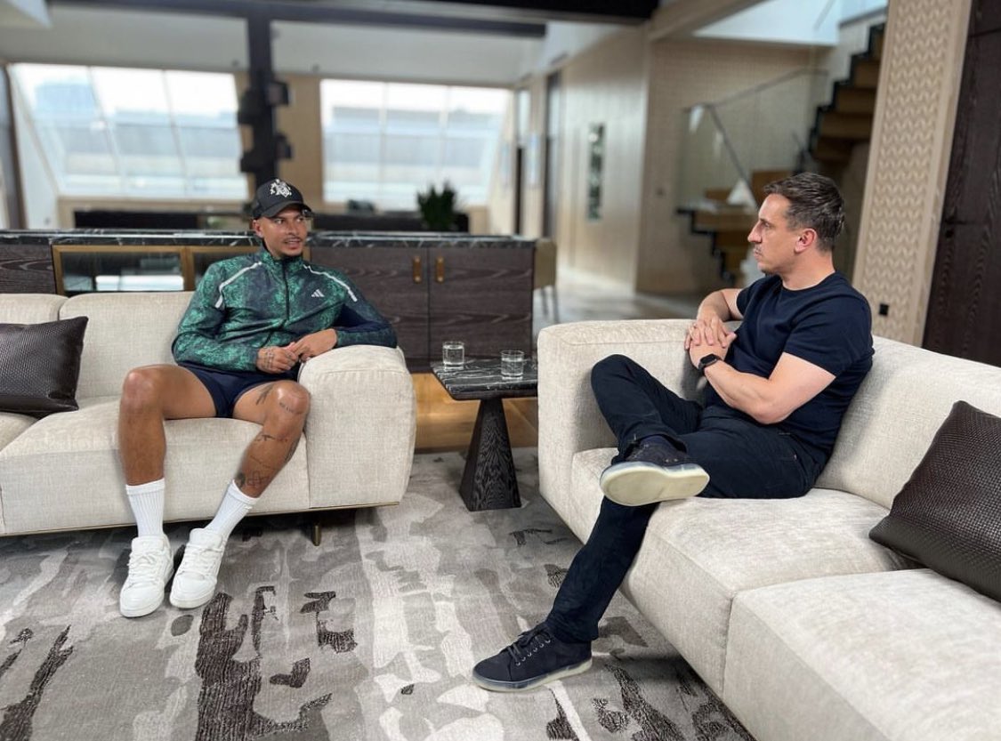 jennagottfans_'s tweet photo. Gary Neville asked Dele Alli “Are You okay?” and I think this is the best question he could have started the conversation with 💙

And Dele said “mentally I’m in the best place I’ve ever been” 🥹🥹🥹💙💙💙

It’s a journey and I’m proud of you Dele 💙 @dele_official https://t.co/Cle6iF8gcs