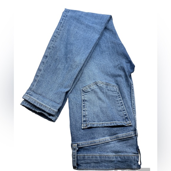 So good I had to share! Check out all the items I'm loving on <a href="/Poshmarkapp/">Poshmark</a> #poshmark #fashion #style #shopmycloset #generationlove #wethefree: posh.mk/snjbKMlKoBb