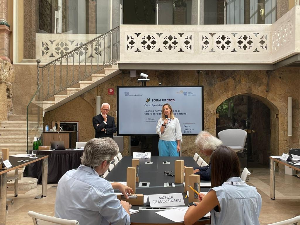 sfc_it's tweet image. #FORMUP Corso Leading network organizzato con @LuissBusiness, per potenziare le #skills necessarie a creare, sviluppare e mantenere nel tempo una #rete efficace di relazioni.🎯Favorire lo sviluppo personale e della propria Associazione, a maggior beneficio delle imprese associate