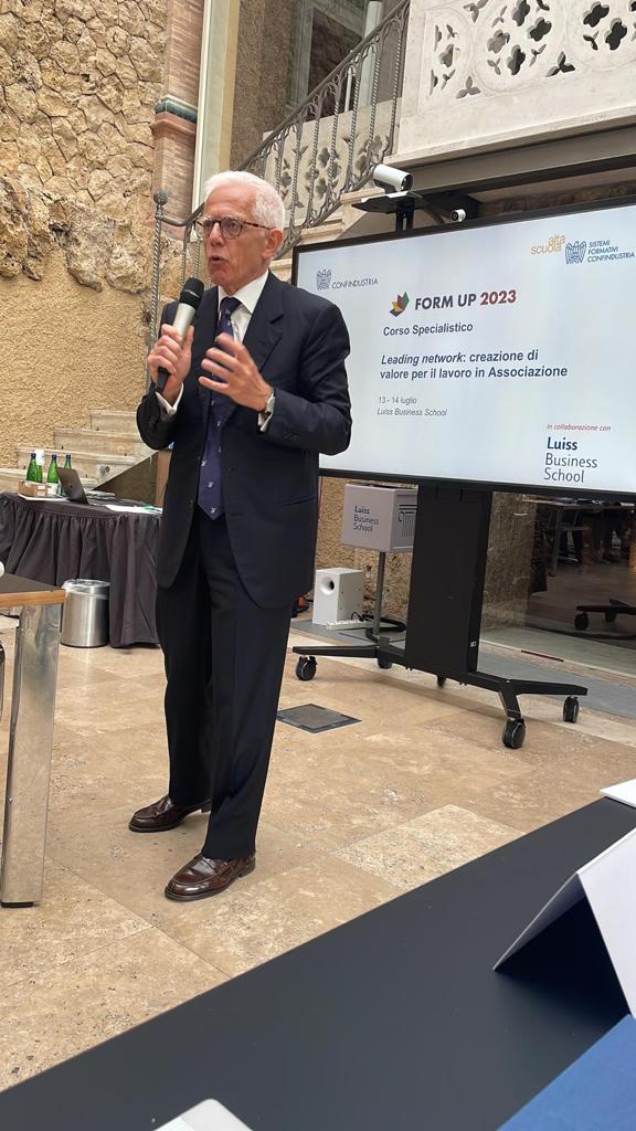 sfc_it's tweet image. #FORMUP Corso Leading network organizzato con @LuissBusiness, per potenziare le #skills necessarie a creare, sviluppare e mantenere nel tempo una #rete efficace di relazioni.🎯Favorire lo sviluppo personale e della propria Associazione, a maggior beneficio delle imprese associate