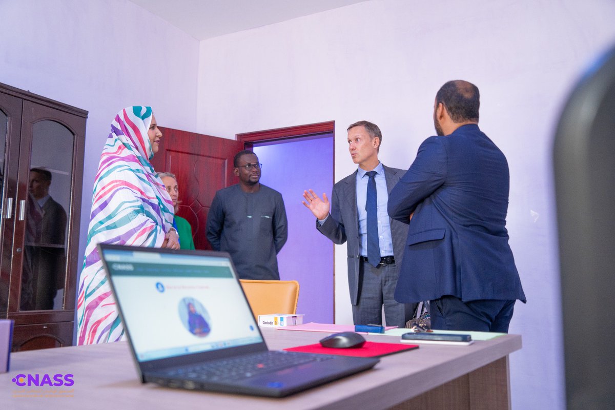 CNASSMauritanie's tweet photo. Visite de courtoisie de Mr @GwilymCJones , Ambassadeur de L’@UEMauritanie, à la @CNASS. La rencontre a été l’occasion de passer en revue sur les avancées dans la mise en place de la CNASS ainsi que le planning de démarrage des activités de sensibilisation et d’adhésion. https://t.co/f86rlvZ12h