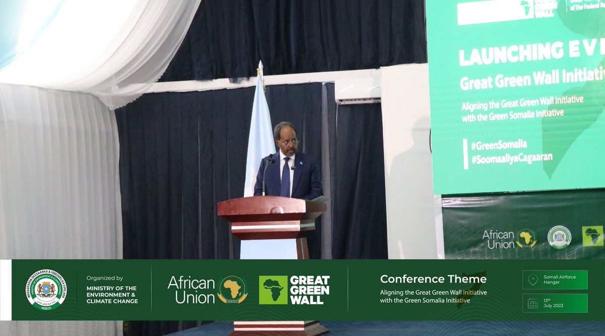 EU_in_Somalia's tweet photo. The EU🇪🇺 commends the announcement today by President @HassanSMohamud, allocating 10M € to the Great Green Wall Initiative in #Somalia🇸🇴,  to tackle #climate change impacts. The EU🇪🇺 annually funds over 700M € for the Great Green Wall and 75M € for #GreenSomalia Initiative. https://t.co/8dw27SOd7L