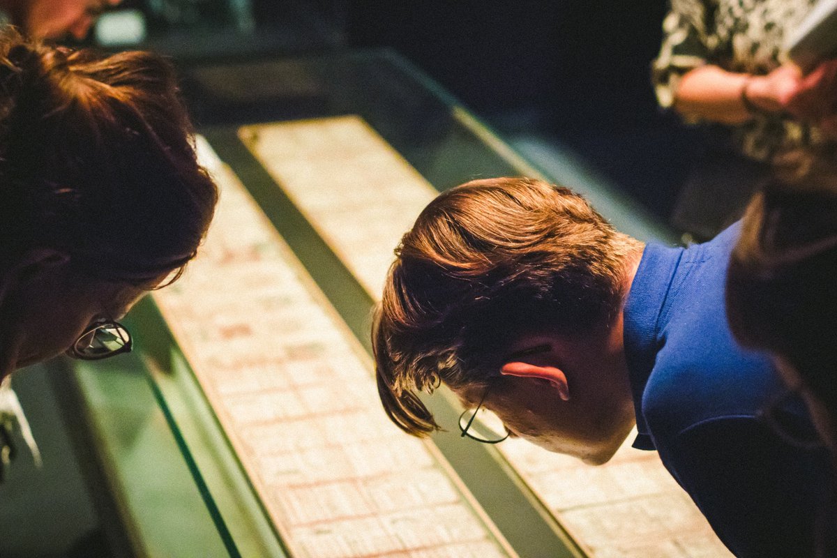 Zur #Museumsnacht konnten wir im #SLUBMuseum zahlreiche Besucher:innen begrüßen!Kommen auch Sie die Ausstellung #DerBewahrteBlick besuchen! Erfreuen Sie sich an den kühlen Temperaturen im #Museum.😉
slub-dresden.de/besuchen/ausst…
#SLUBAusstellungen
📷:#MayaCodex,Foto:Johannes Reimer
/ki