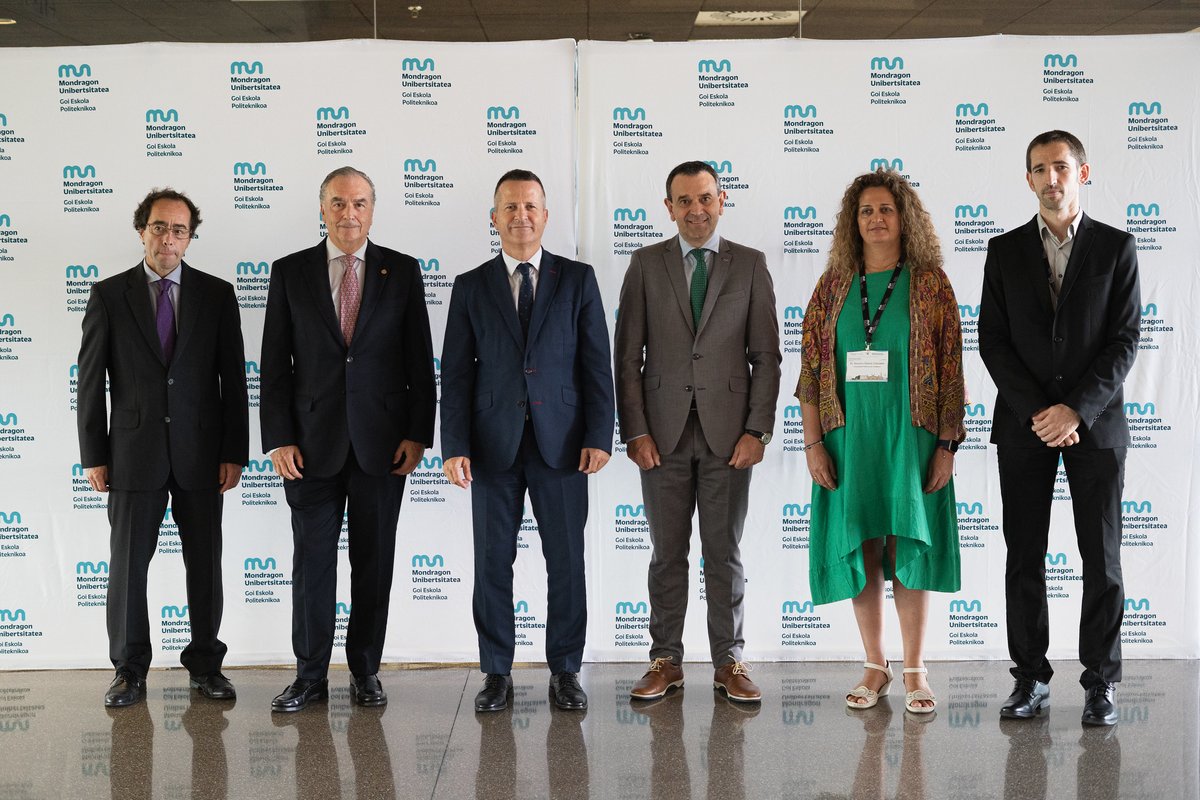 MUnibertsitatea's tweet photo. #MUnibertsitatea apuesta por atraer congresos científicos de gran envergadura, como ha sido el caso del XXVII. Congreso Internacional de Dirección e Ingeniería de Proyectos, clausurado ayer en el campus Galarreta de @MU_gep.
https://t.co/ySNOrDAE4z
@AEIPRO
#CIDIP2023
#icpme https://t.co/v6JEuxvrFw
