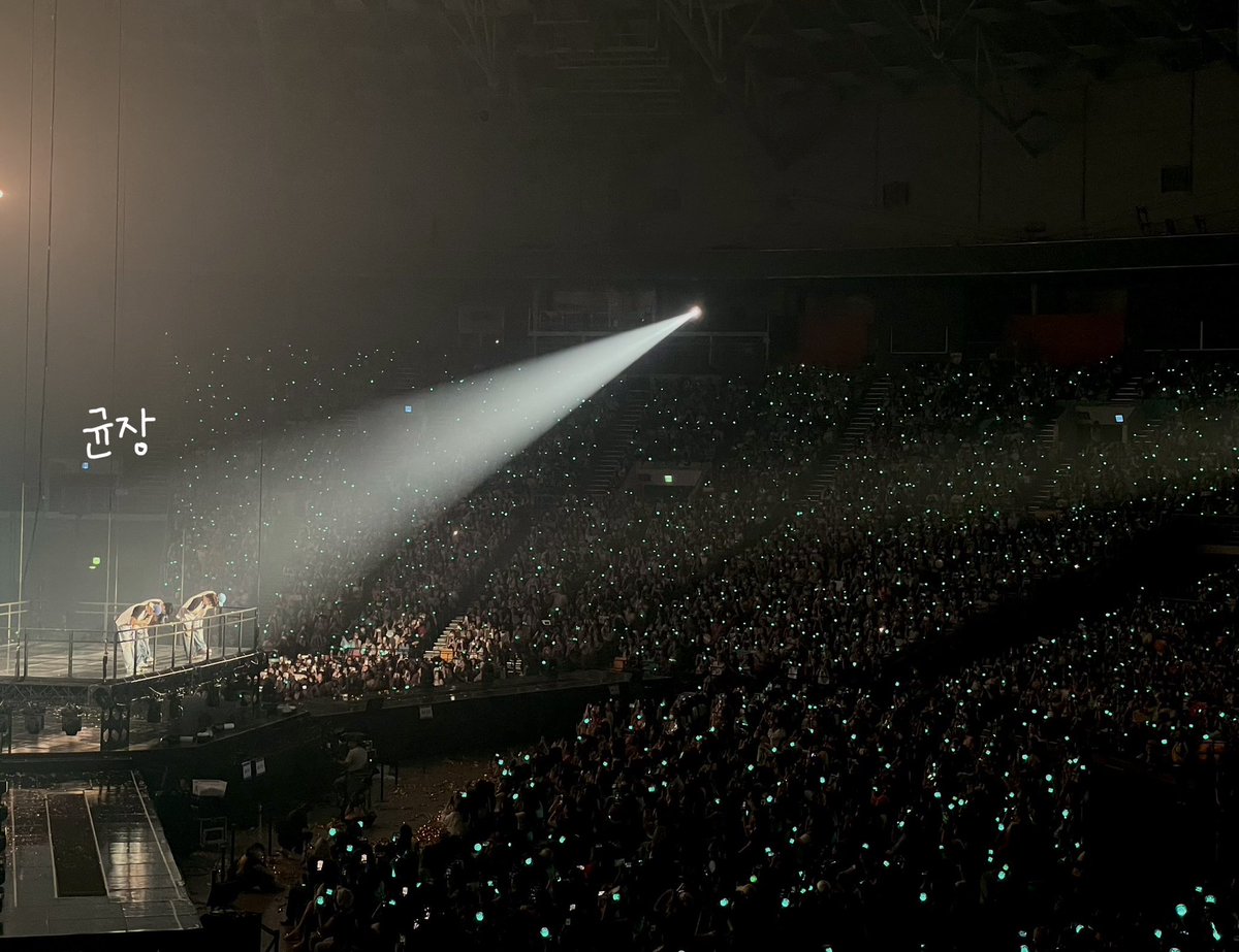 whgdkgoMX's tweet photo. 너무 예쁜 그날 사진💜 https://t.co/nJoOXgtFrM