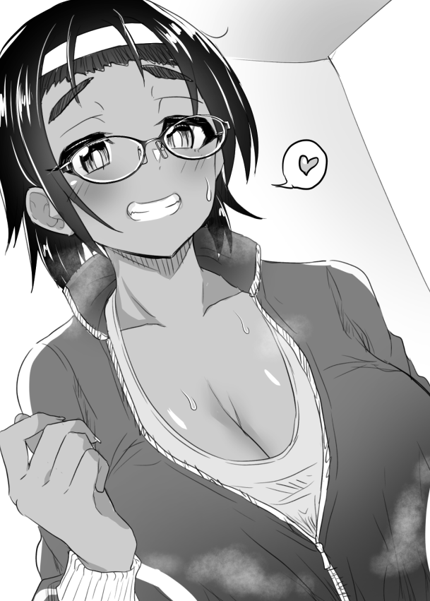 学校では人気のかっこいい系アスリートだけど、家ではデコ眼鏡にジャージでゴロゴロしてる汚部屋系ヒロイン 