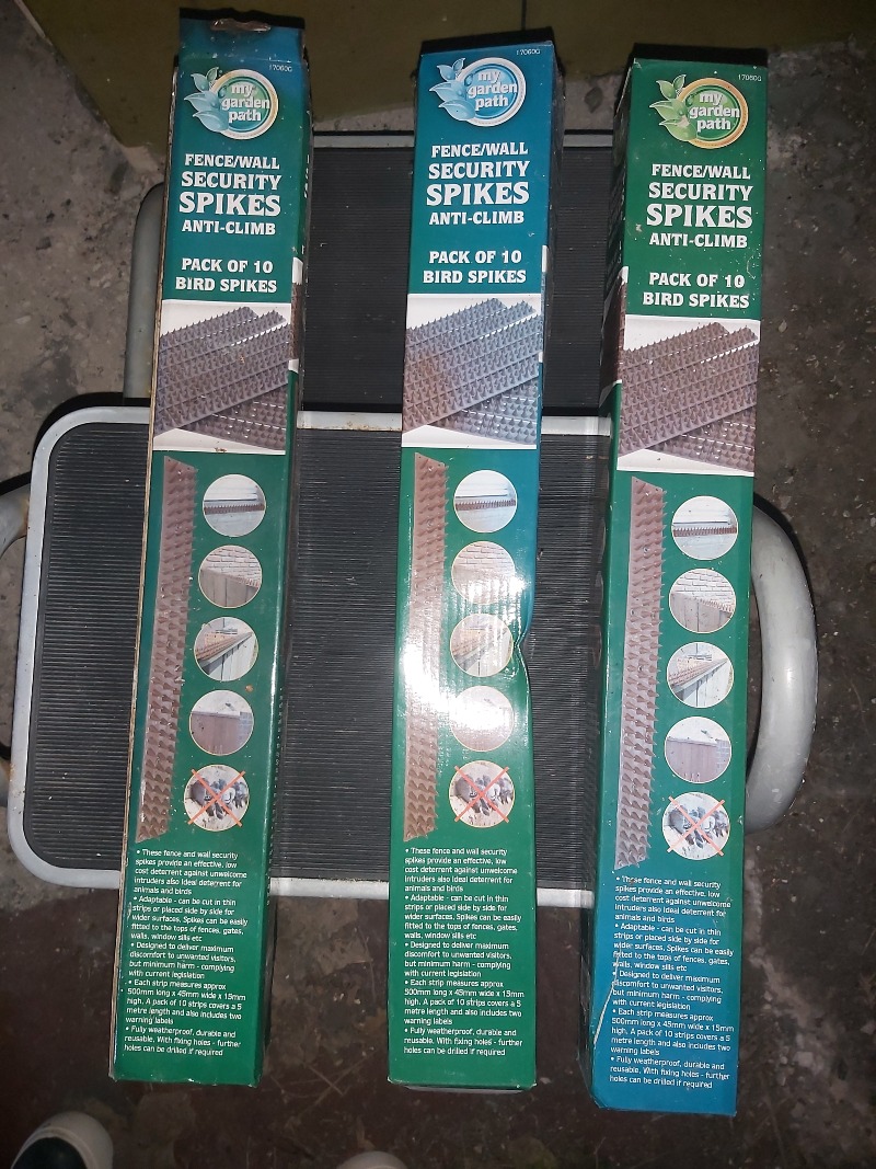 OFFERED: Security spikes (Lower Place OL16) ilovefreegle.org/message/100802…