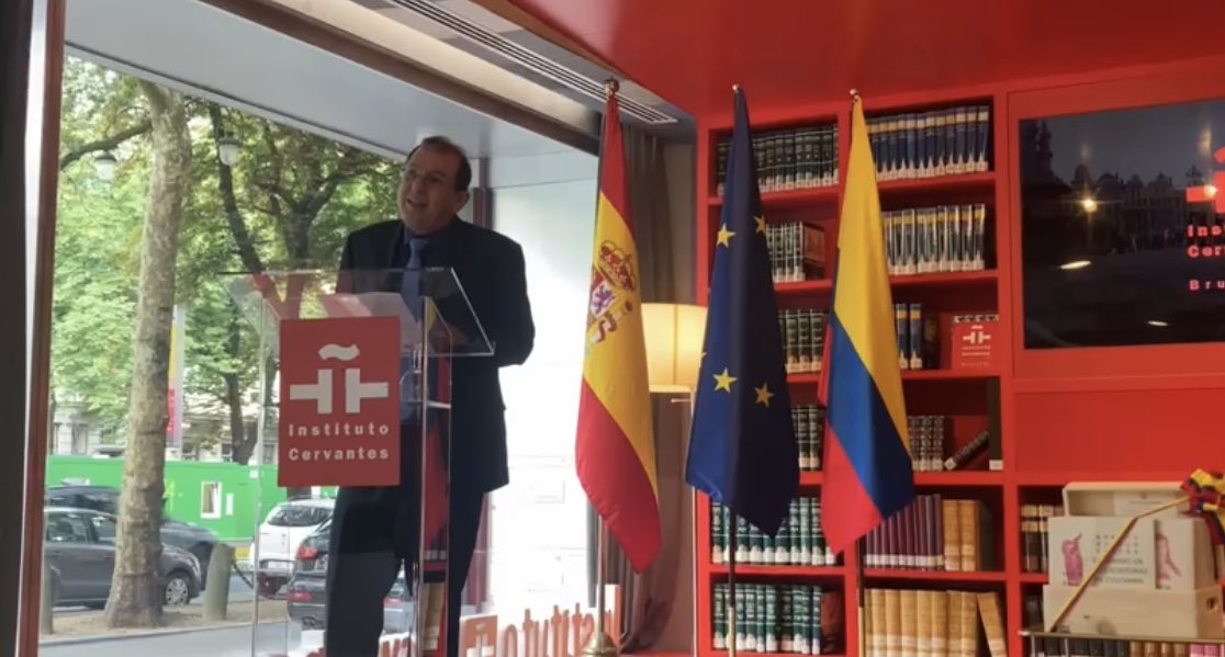 EmbColBruselas's tweet photo. ¡Celebremos la literatura colombiana escrita por mujeres! 

La 'Biblioteca de Escritoras Colombianas' rinde homenaje a sus valiosas contribuciones a lo largo de la historia, desde hoy disponibles para el público europeo en la casa de literatura de España, @IC_Bruselas. https://t.co/DKiyMuCfw6