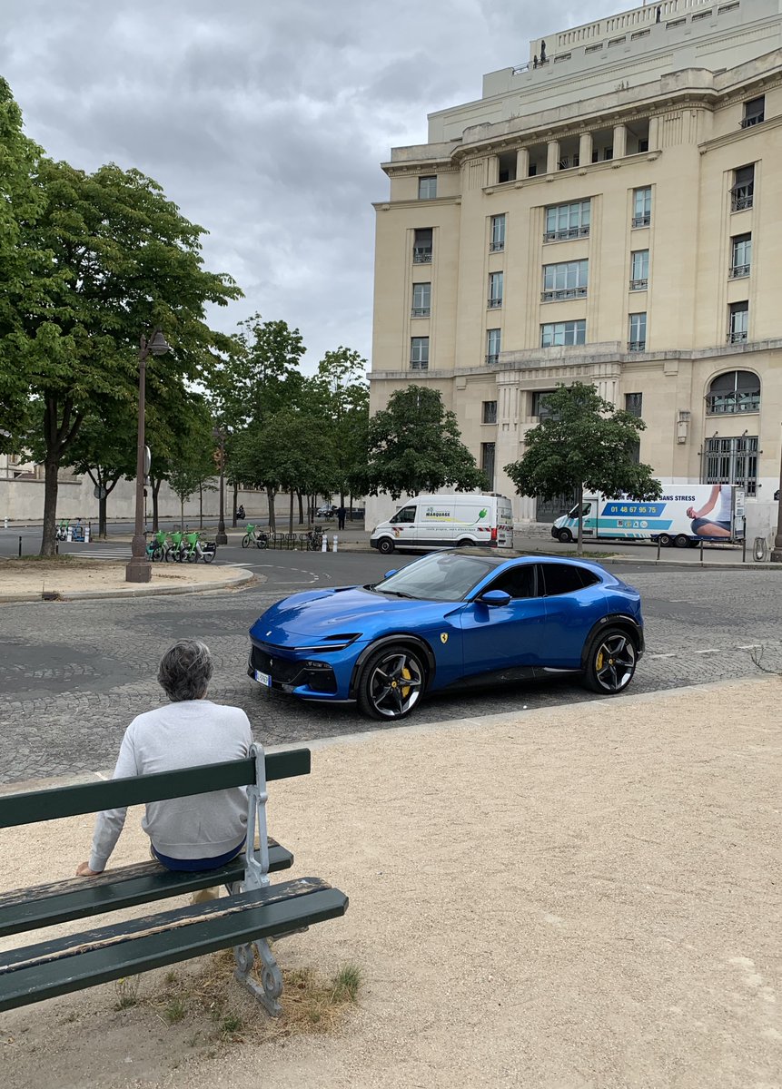 LaMontre18's tweet photo. Journée de test dans Paris du tout dernier Ferrari Purosangue avec Petites Observations Automobiles https://t.co/L75fhX8Zgt