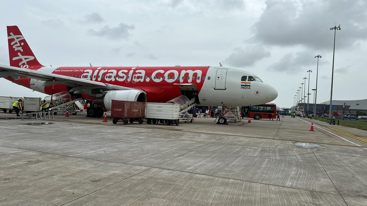 aaistvairport's tweet photo. Today marks a historic day at Surat Airport as we put into operation 06 new additional parking bays. This expansion enhances our capacity to accommodate more aircraft, supporting the growth of air travel. #AirportExpansion #EnhancedCapacity #SuratAirport
@AAI_Official @aairedwr https://t.co/4MCotkSvDL