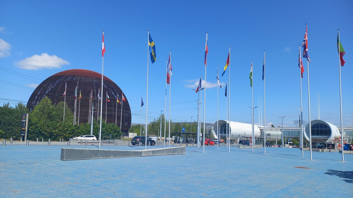 gregorkrzmanc's tweet photo. Super happy to be spending the summer @CERN working on exciting applications of graph neural networks in experimental particle physics. Huge thanks to @CMSExperiment for this extraordinary opportunity! https://t.co/E5ST2HpmWQ