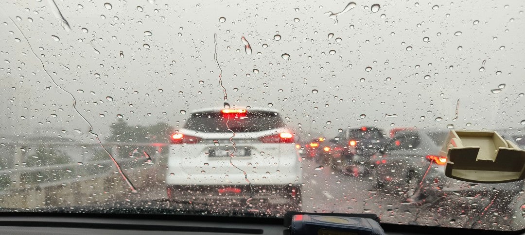 grumpywhites's tweet image. Fitrah Alam ⛈️ (@ MRR2 - Flyover Depan Flaminggo) swarmapp.com/c/l5rpnTElBPQ