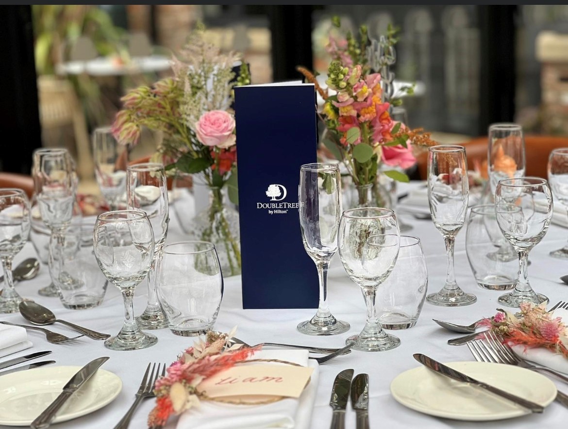 DoubleTreeYork's tweet image. Say ‘I do’ to our elegant hotel wedding venue, and let us help you capture moments that last a lifetime 💍 💒 🎉 
Get in touch to start planning📞 01904 667702 ✉️ events@dtyork.co.uk
#BrideToBe #GroomToBe #WeddingVenue #HotelWedding #SayIDo