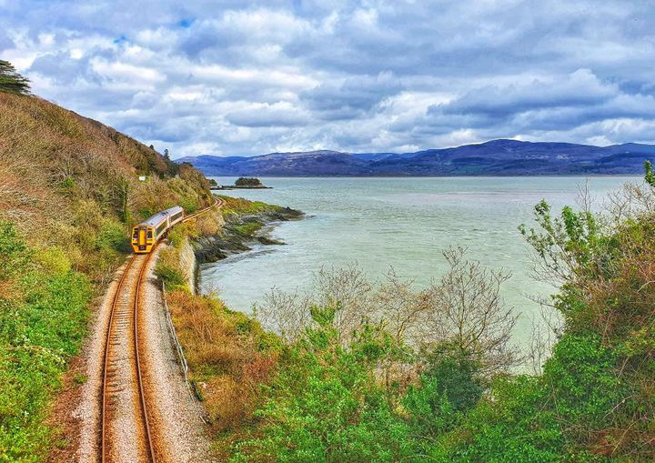 CambrianLine's tweet image. 🛤️ 🌅 #SpectacularViews for #DaysOutByRail from @tfwrail conductor Lee Anthony Bell. Comment with your pictures of spectacular views from the #CambrianLine @scenicrailbrit #tywyn #aberdyfi #aberdovey #welshcoast #cambriancoast