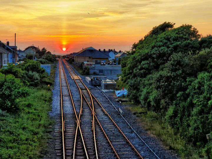 CambrianLine's tweet image. 🛤️ 🌅 #SpectacularViews for #DaysOutByRail from @tfwrail conductor Lee Anthony Bell. Comment with your pictures of spectacular views from the #CambrianLine @scenicrailbrit #tywyn #aberdyfi #aberdovey #welshcoast #cambriancoast