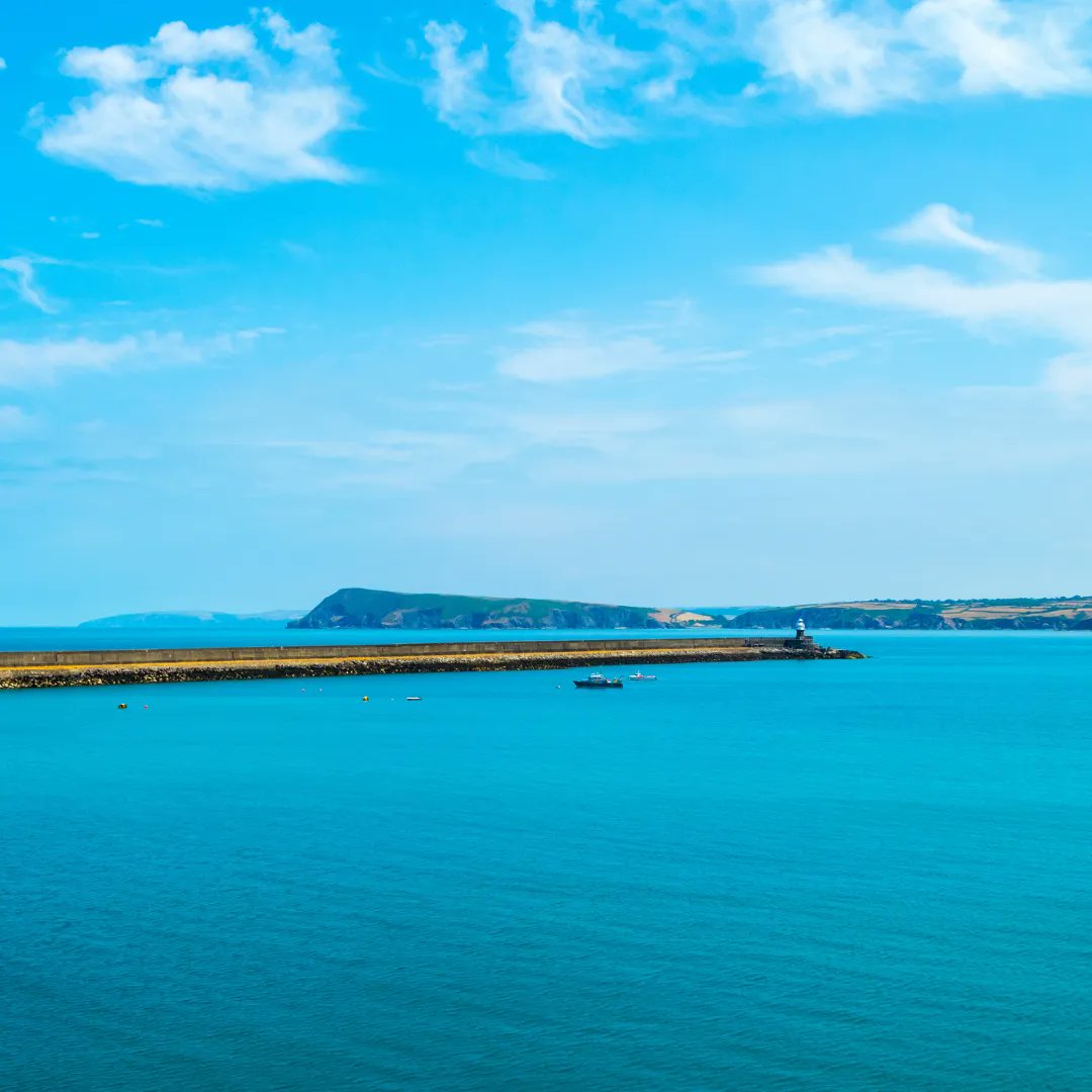 SWWConnected's tweet image. 🛤️ It might be the end of the line but it has a very welcoming view #FishguardHarbour ⛴️ #SpectacularViews by train #DaysOutByRail @scenicrailbrit @4theregion